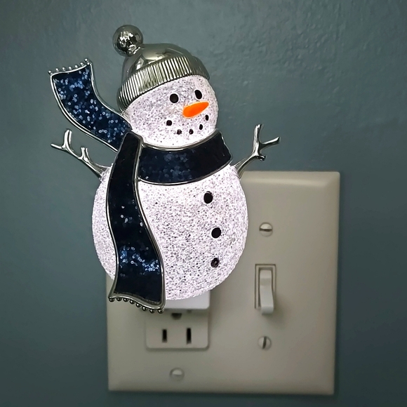 Bath & Body Works Wallflower Snowman  Plugin Diffuser Night Light Glitter CUTE - Picture 1 of 16